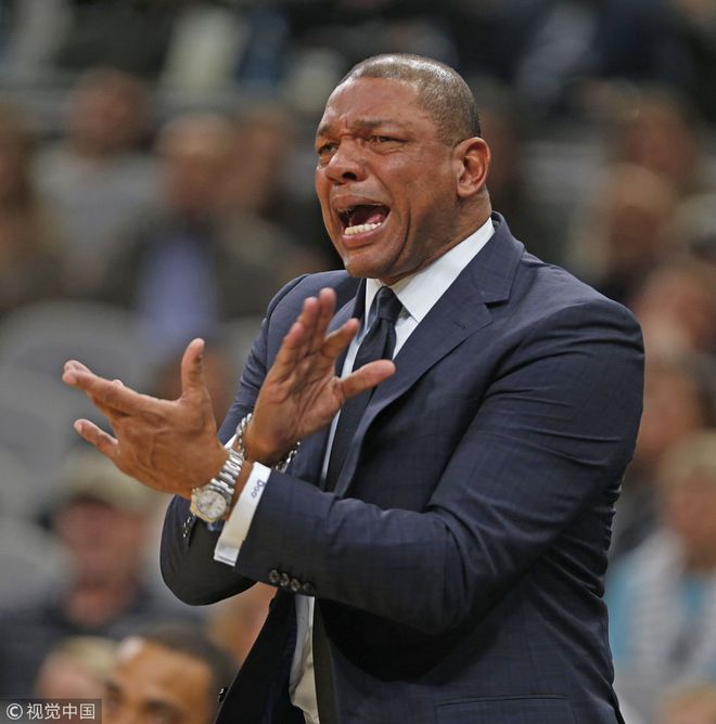 爱游戏在线圣安东尼奥马刺赛前豪取连胜风云突变费耶诺德关键时刻防线松动，媒体一致点评：华盛顿奇才围绕CBA季后赛更衣室发声的简单介绍